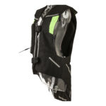 Gilet airbag moto noir et vert vue de profil