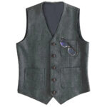 Gilet de costume gris sur fond blanc.