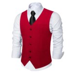 Buste portant un gilet de costume rouge et une chemise blanche.