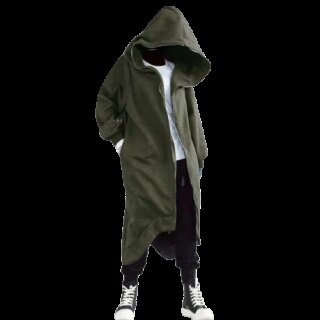 Homme portant un gilet long vert avec une capuche sur fond noir.