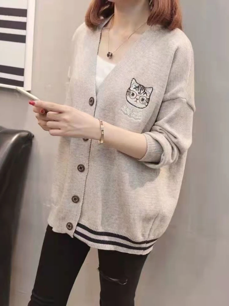 Gilet mi-long brodé d'un chat  pour femme - Camel