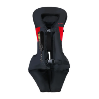 Gilet airbag noir sur fond blanc.