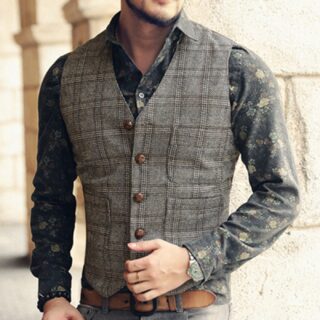 Gilet de costume cintré avec col en v porté par un homme